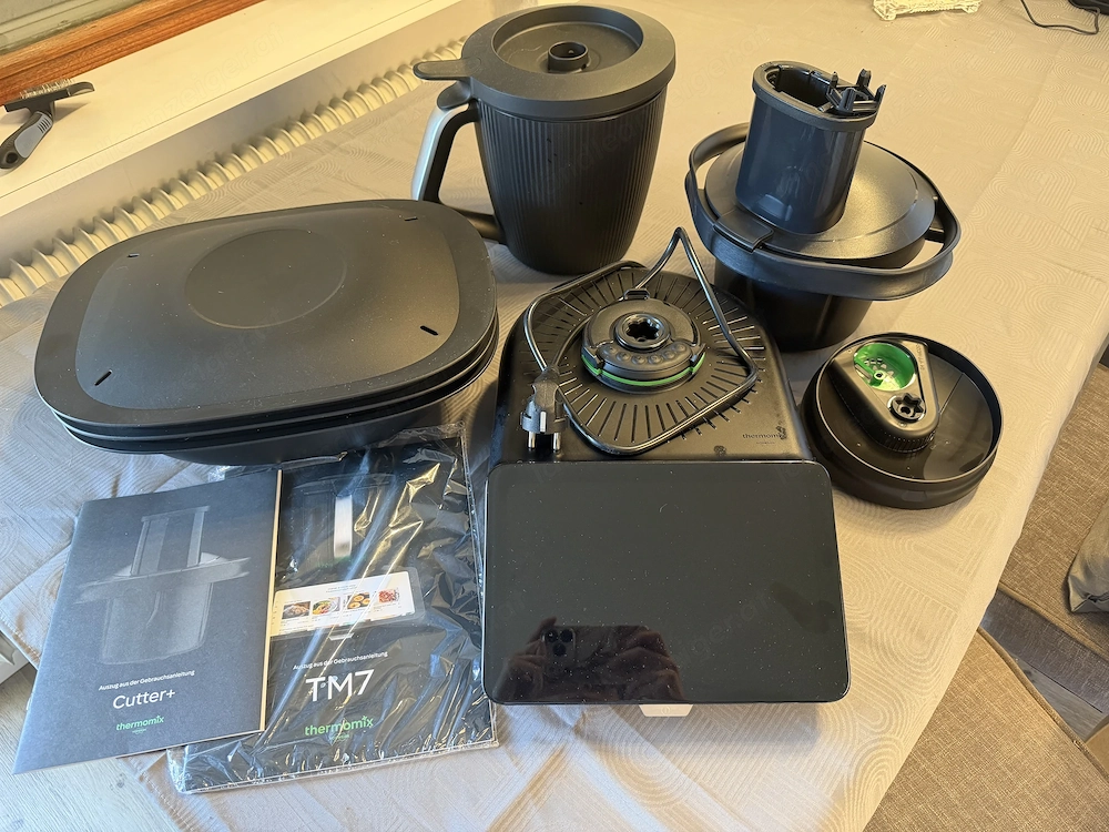 Thermomix 7 mit Gemüsestyler 