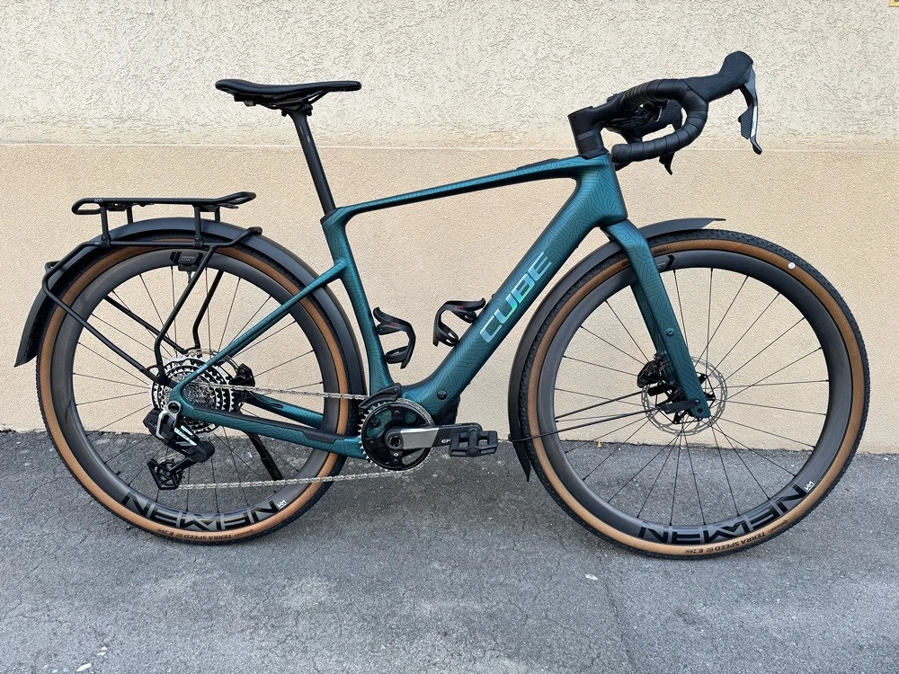CUBE NUROAD HYBRID C:62 SLT 400X - Carbon Gravel E-Bike - 2026 - royalgreen   crisscross
