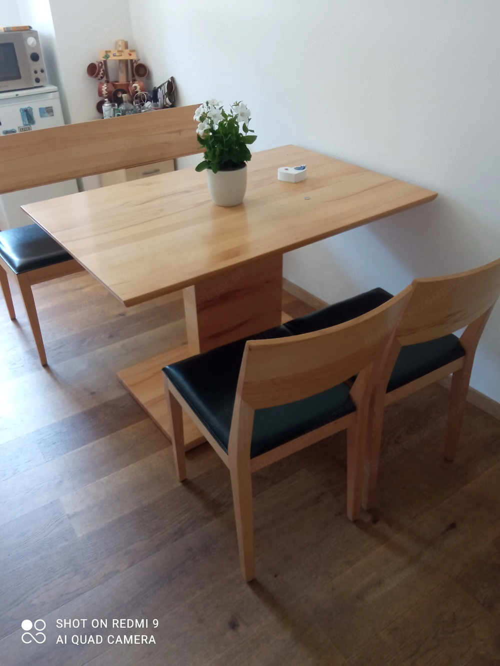 Esstisch, Sitzbank und 2 Stühle aus VOLLHOLZ