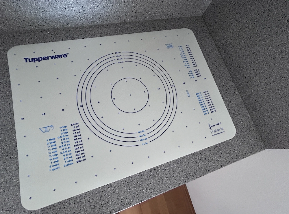Tupperware Backmatte