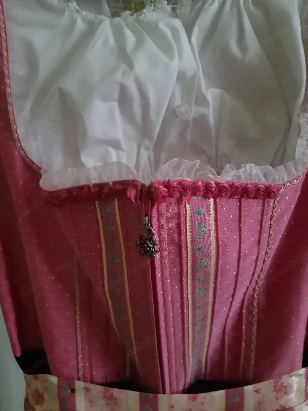wenig getragenes Dirndl