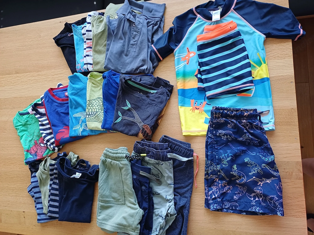 Sommerbekleidung Buben Gr. 110 116