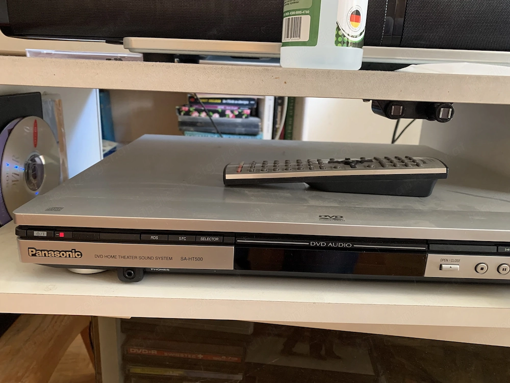 Panasonic Surround Soundsystem mit Subwoover und 5 Satelliten.