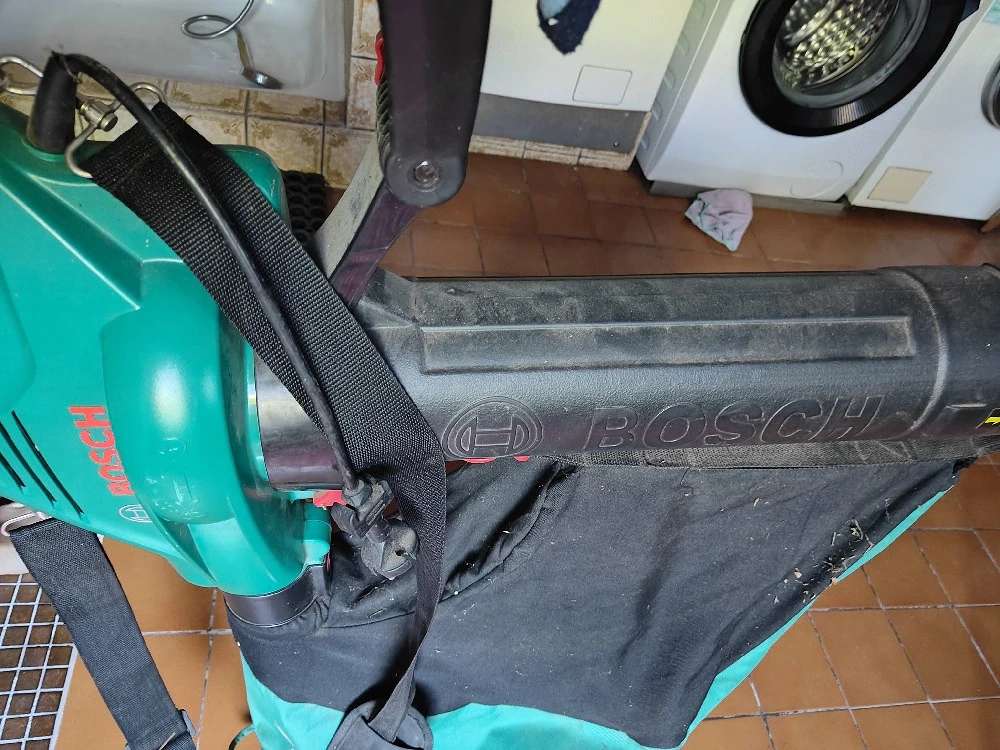 Bosch Laubbläser sauger hächsler 2300W