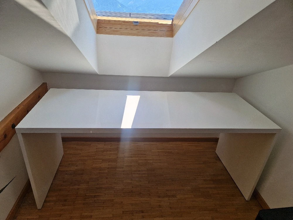 Schreibtisch