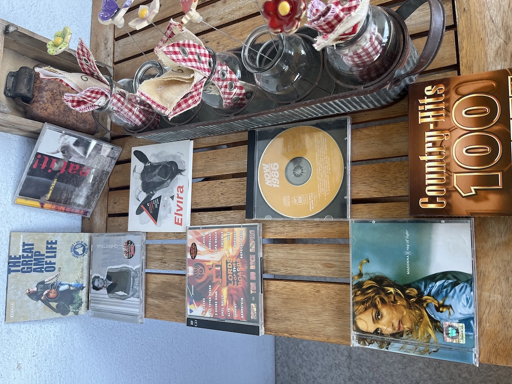 CD s breites Sortiment verschiedene Richtungen 
