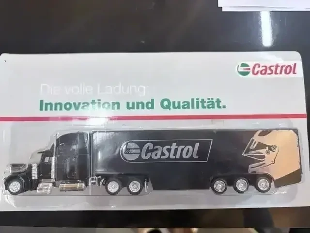 ACHTUNG Sammlerstücke: Castrol LKW und PEZ LKW originalverpackt