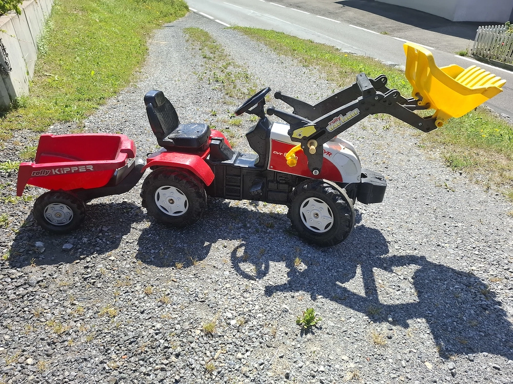 Trettraktor Steyer mit Anhänger