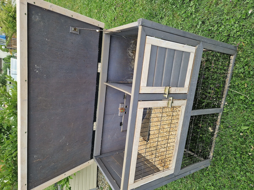  Kleintierstall mit Freilaufgehege 