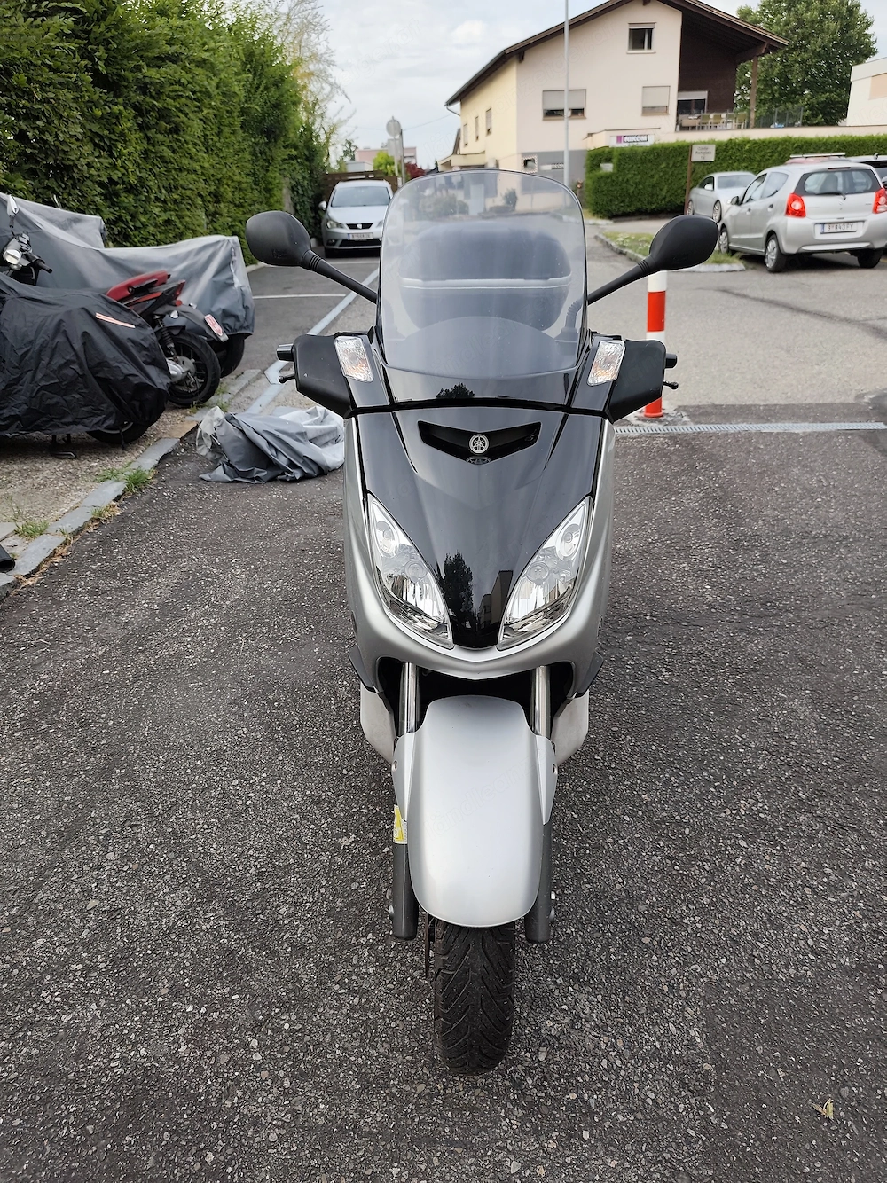 Verkaufe einen Motorroller.