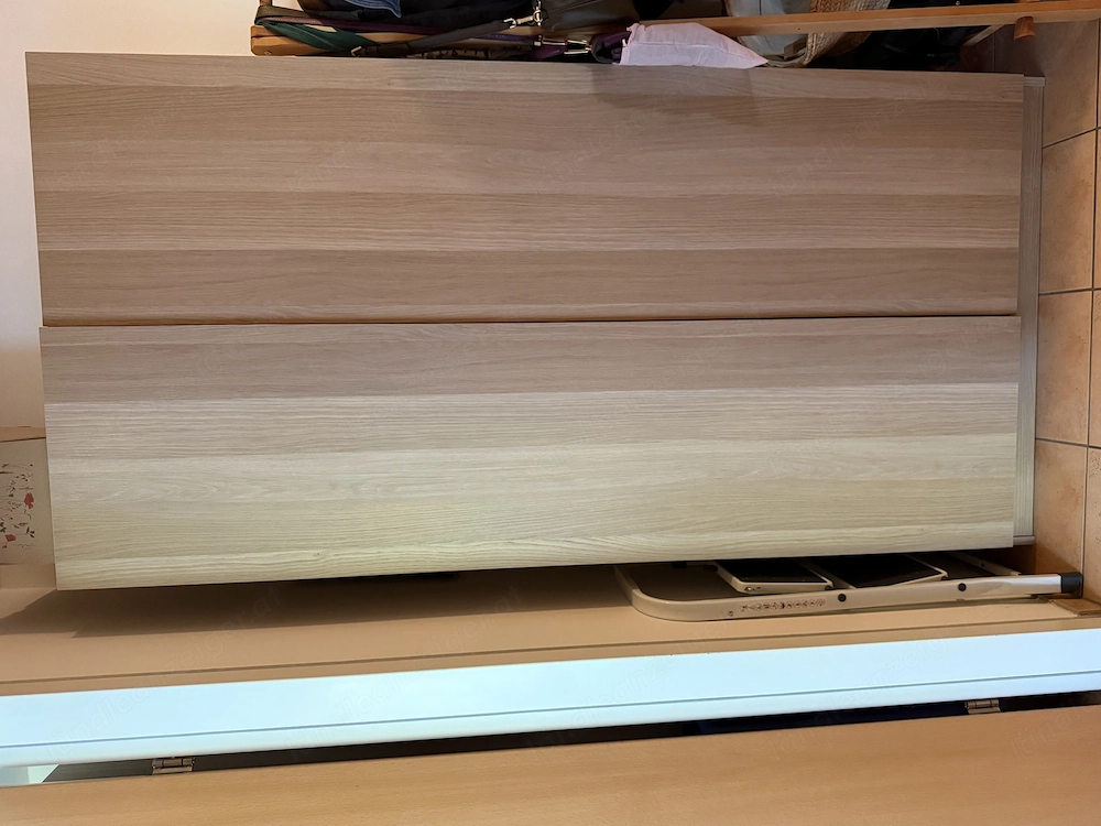 Neuwertiger Kleiderschrank