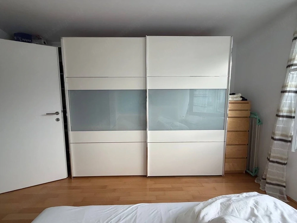 Kleiderschrank - Gratis
