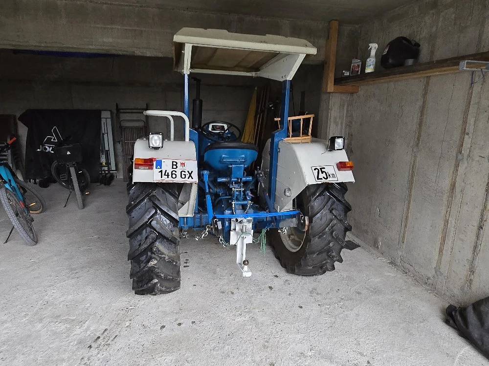 Ford Dexta 3000