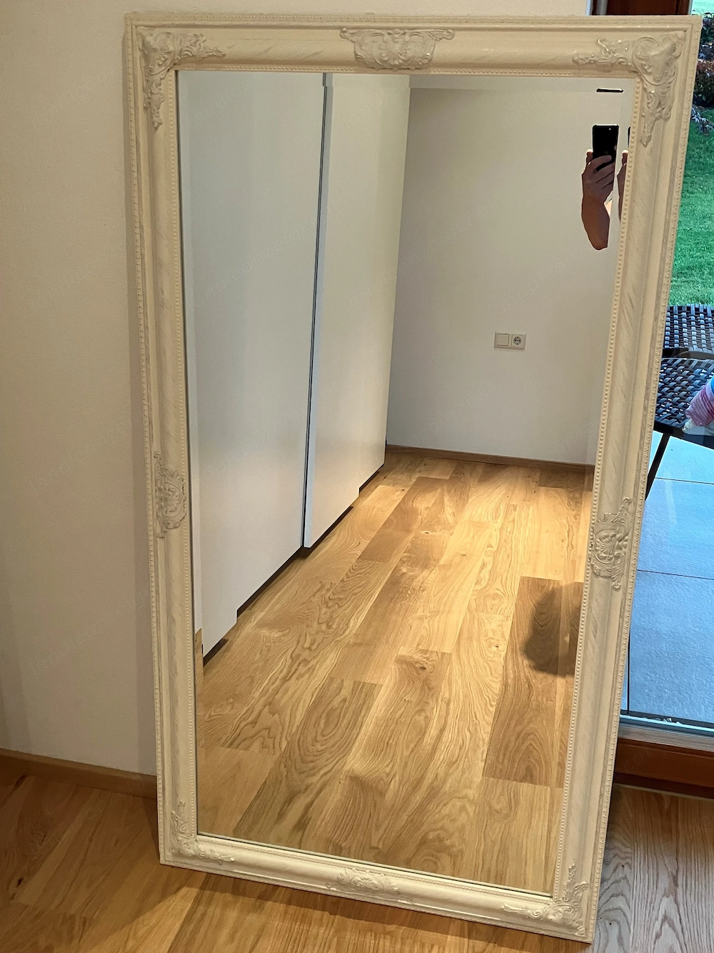 Sehr schöner gerahmter Spiegel 130cm mal 70cm