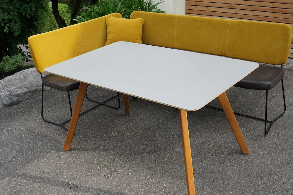 Hochwertige Eckbank + Tisch Kombination im Scandi Design 