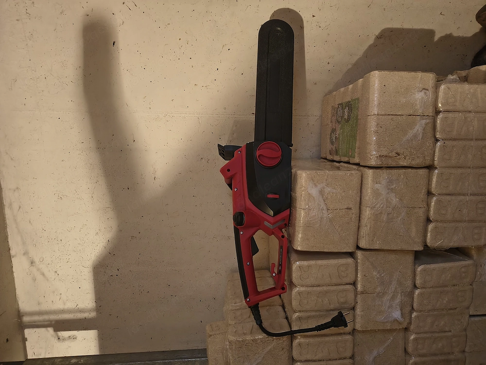 Neue Elektro-Kettensäge von Einhell 