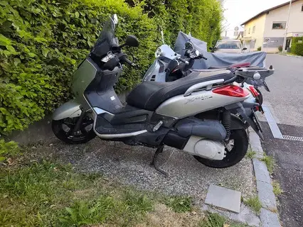 Verkaufe einen Motorroller.