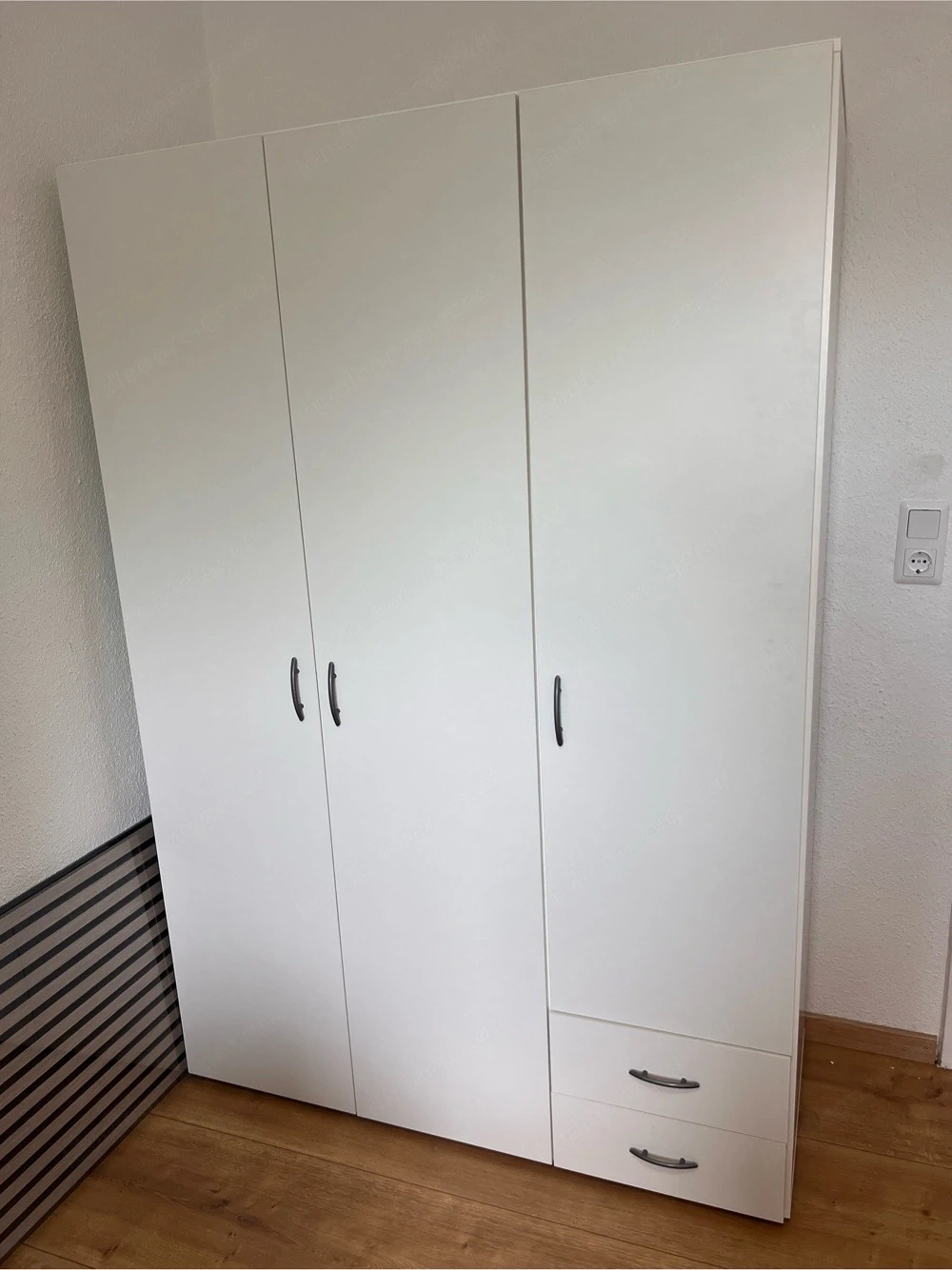 Drehtürschrank