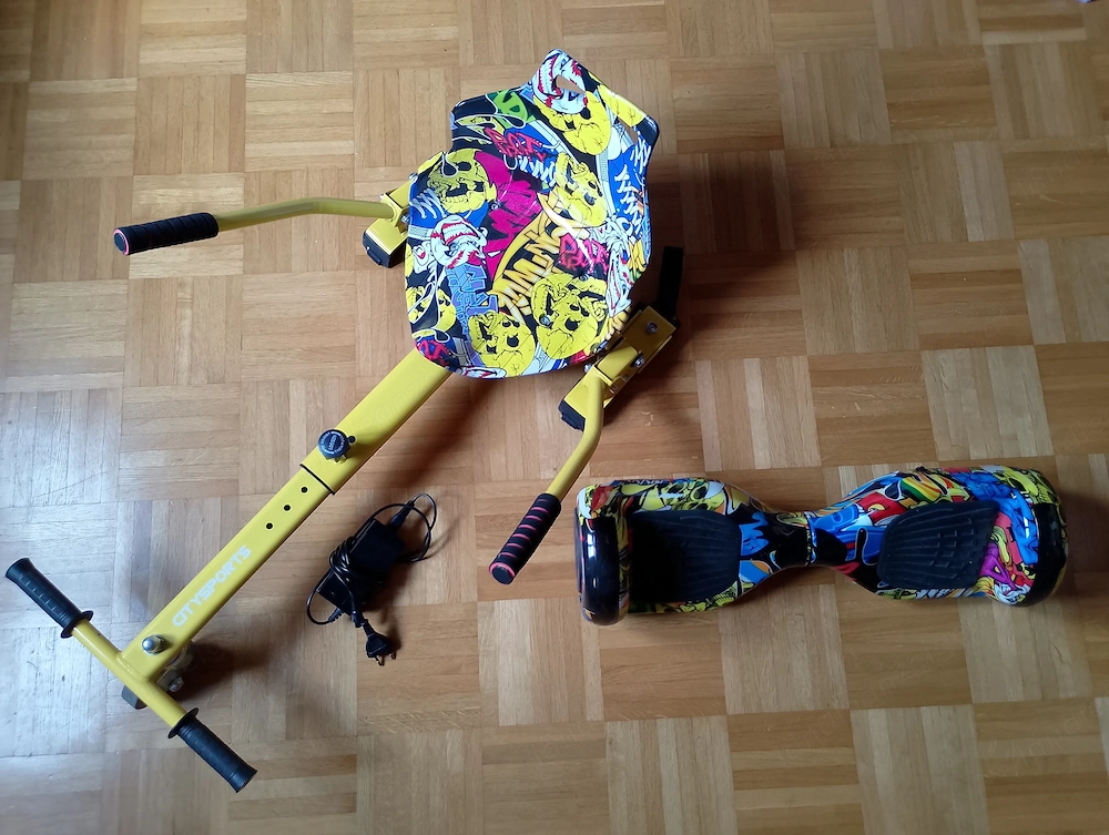 Hoverboard mit Sitz und Ladekabel 