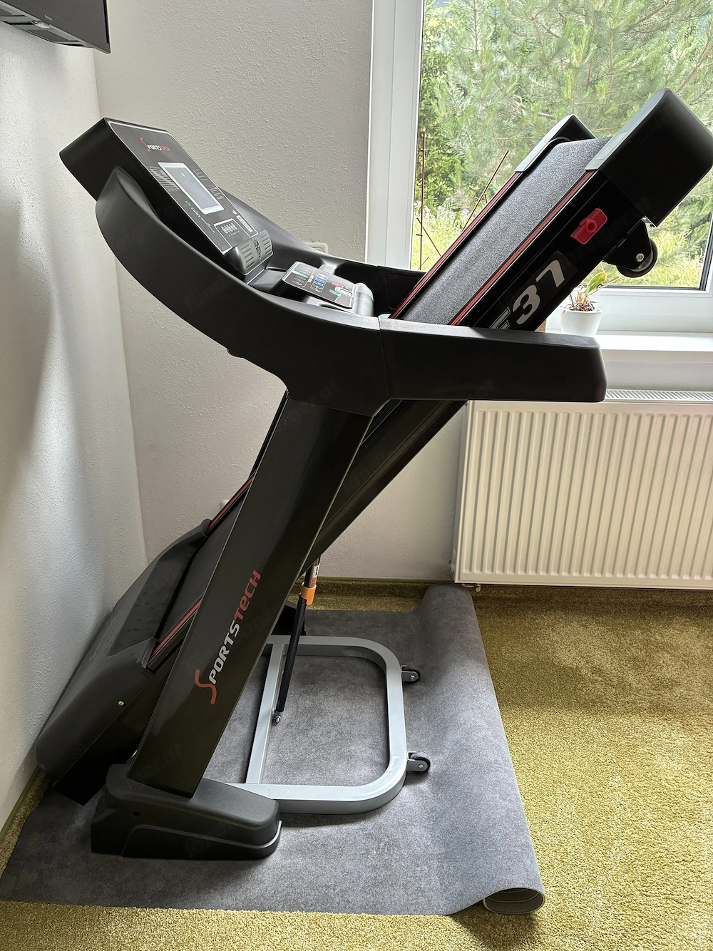 Profi Laufband F37s von Sportstech zu verkaufen
