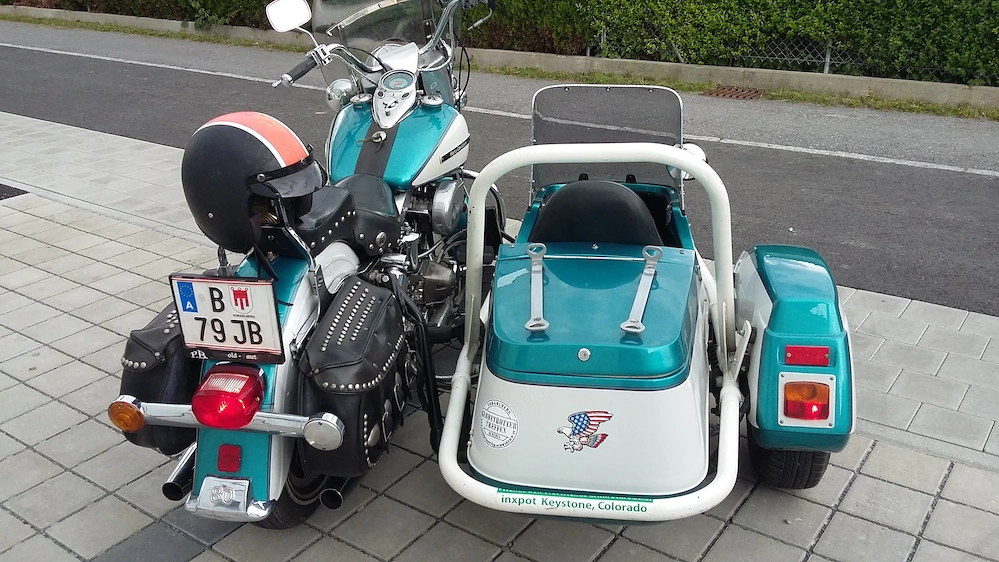 Harley Davidson FLH  BJ.79 mit Seitenwagen"Squire" aus Platzgründen zu verkaufen 