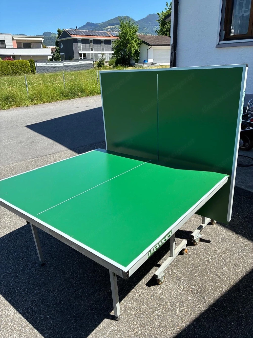 Tischtennisplatte - 3 mal bespielt