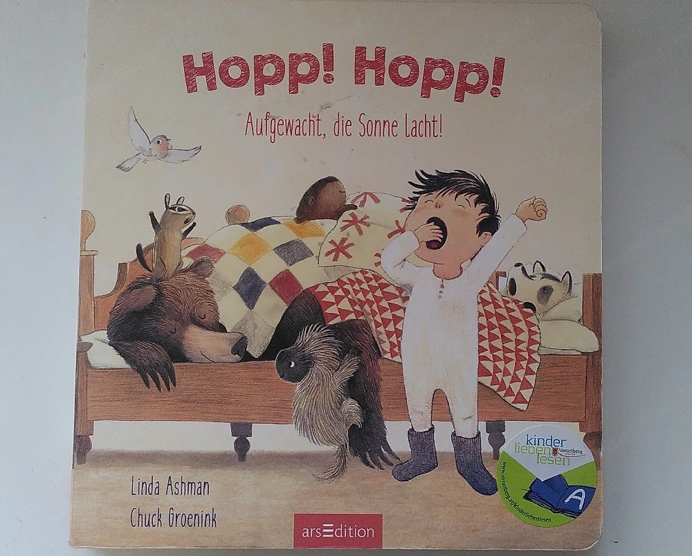 Pappbilderbuch "Hopp! Hopp! Aufgewacht, die Sonne lacht!"