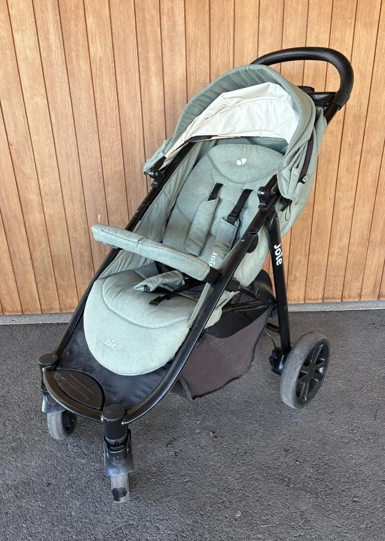 joie Kinderwagen mit Regenverdeck 