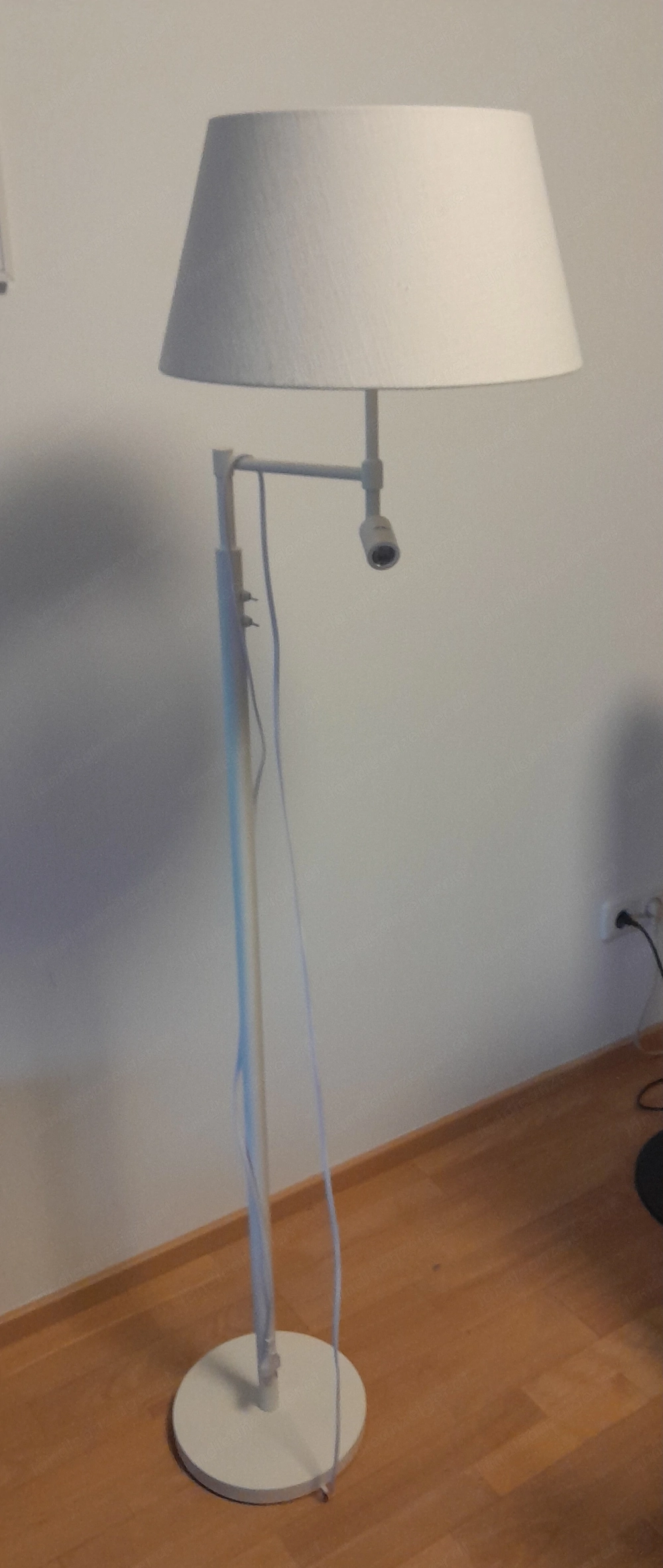 Designer-Stehlampe mit LED-Lesespot
