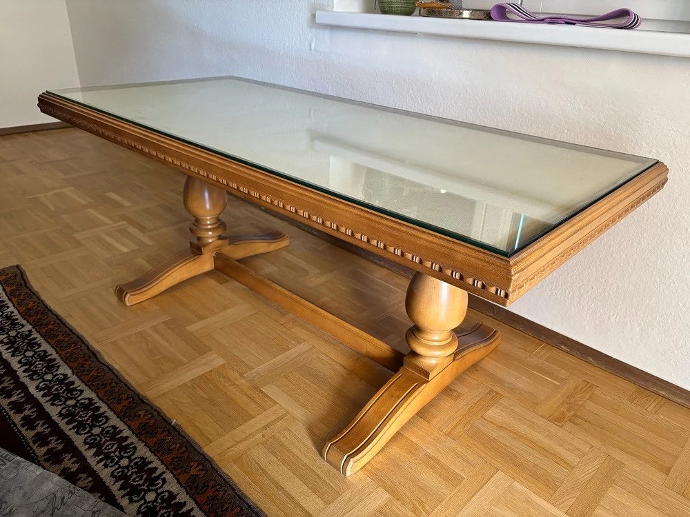 Stilvoller Couchtisch   Wohnzimmertisch aus Holz mit Glasplatte