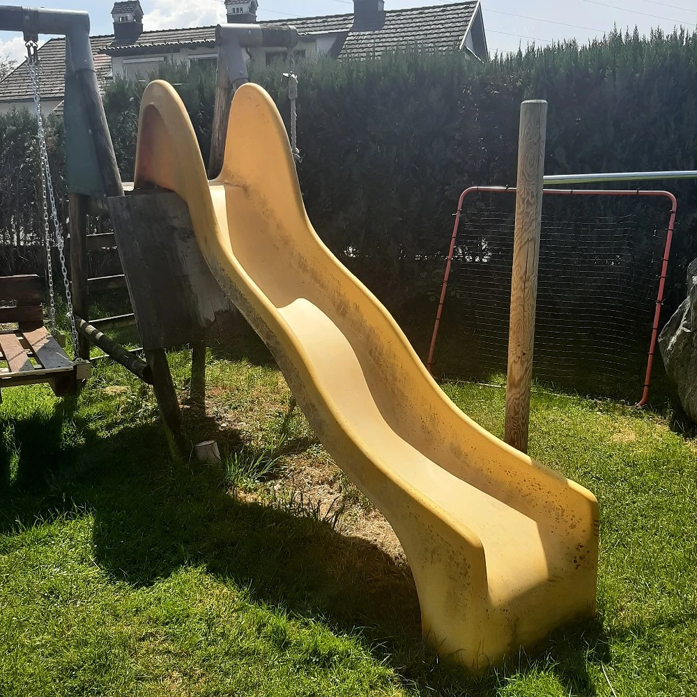 Rutsche gelb