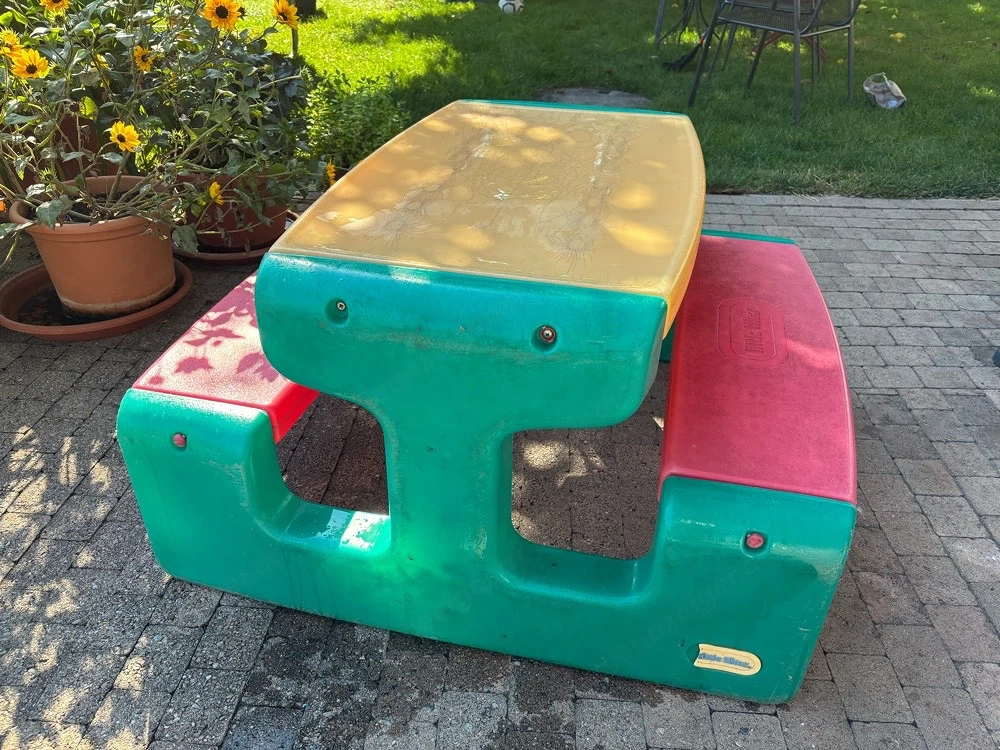 Sitzgarnitur Kinder draußen