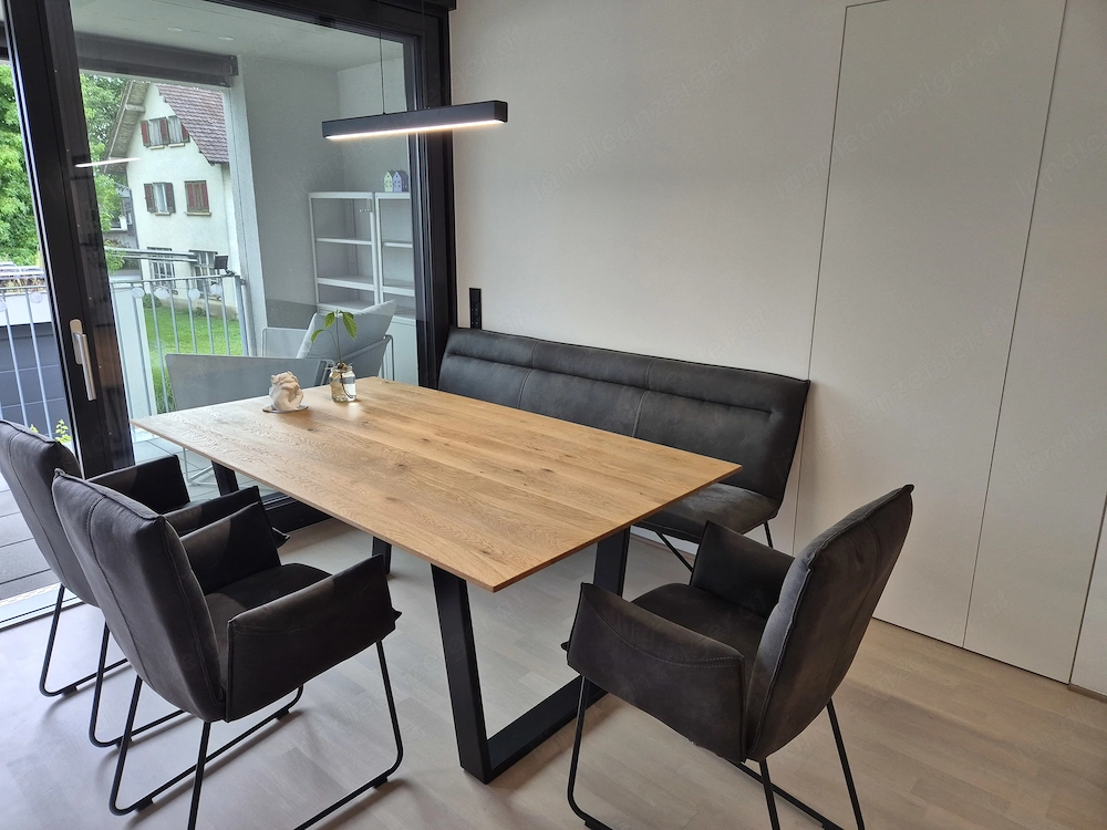 Esszimmertisch mit Bank und 4 Stühlen