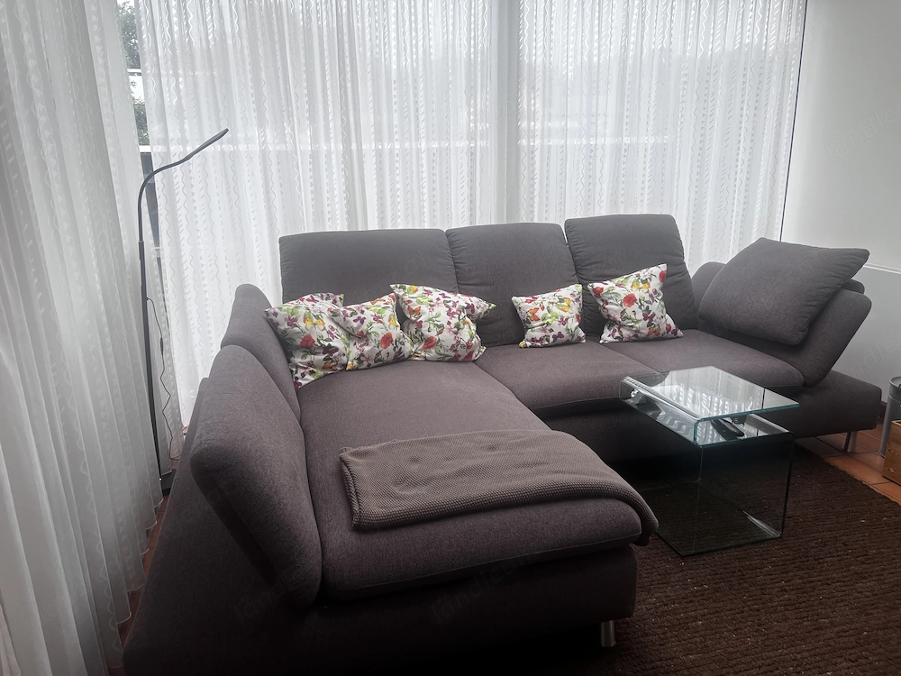 Gut erhaltenes Sofa mit Loung 280x190 zu verschenken. Bis Montag abzuholen 