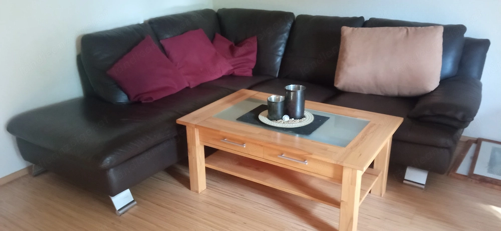 Couch inklusive Tisch