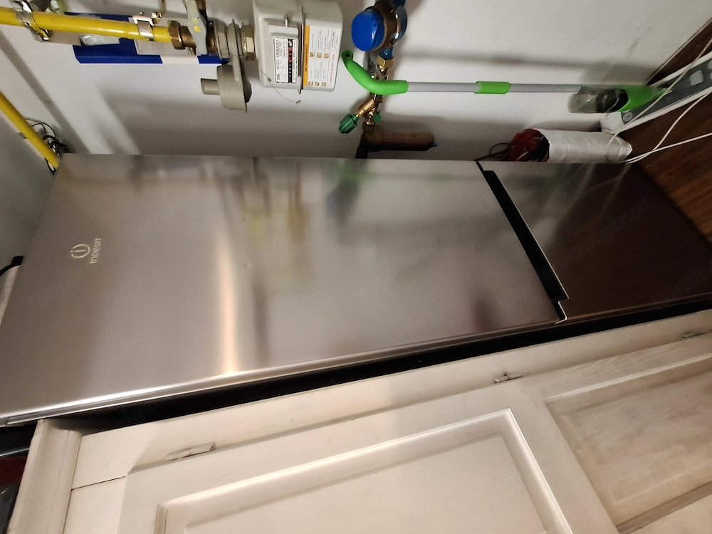 Kühlschrank mit Tiefkühlfächer