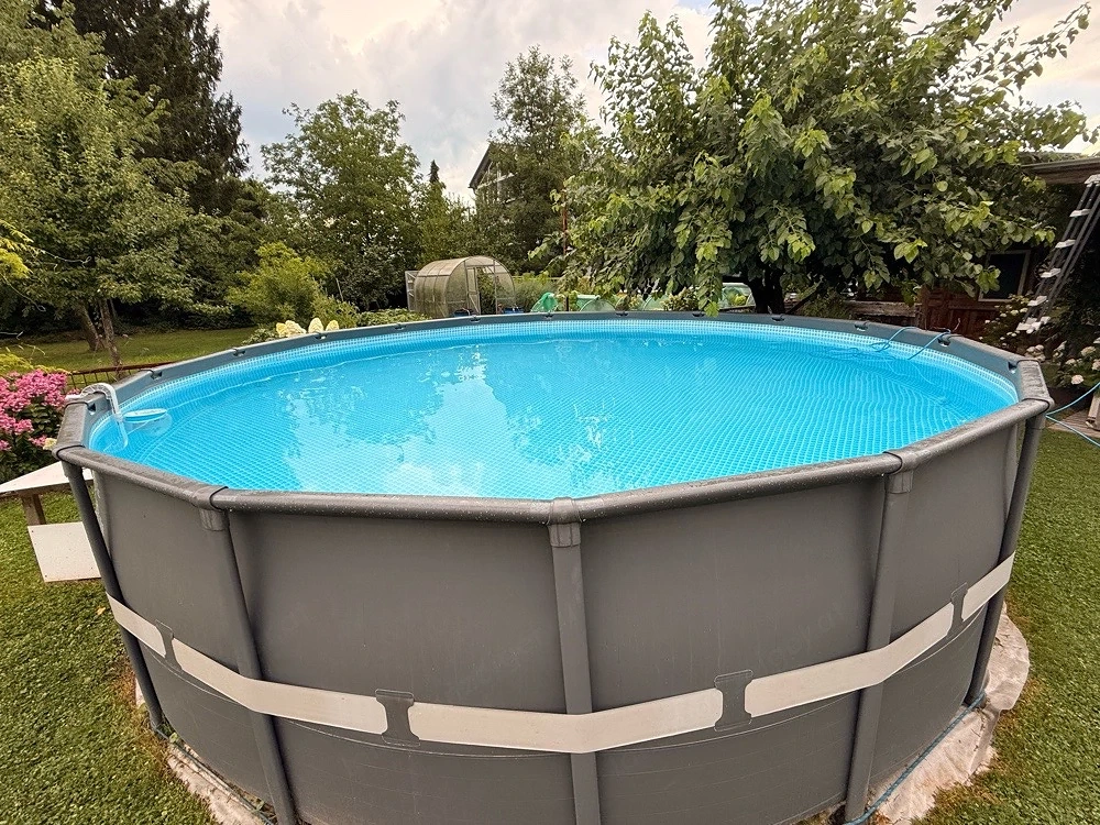 Pool Intex inkl Poolroboter