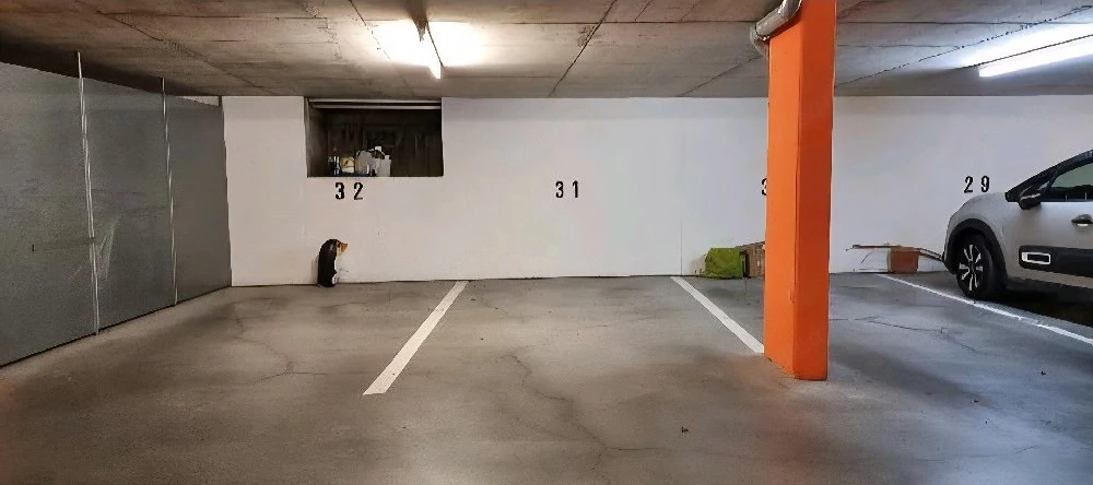 Tiefgaragenstellplaz zu vermieten
