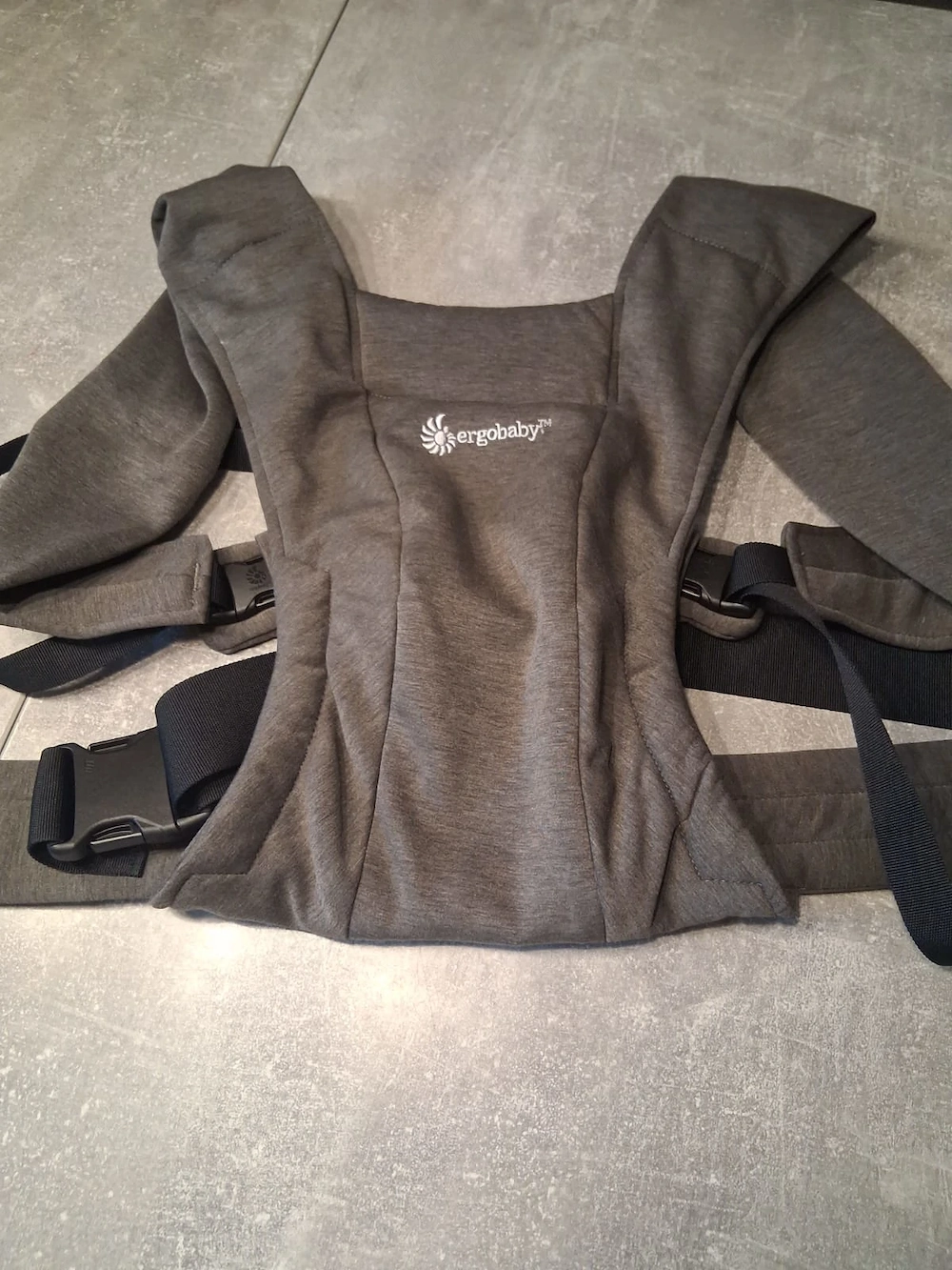 Ergobaby Babytrage grau   nur 2-mal benutzt