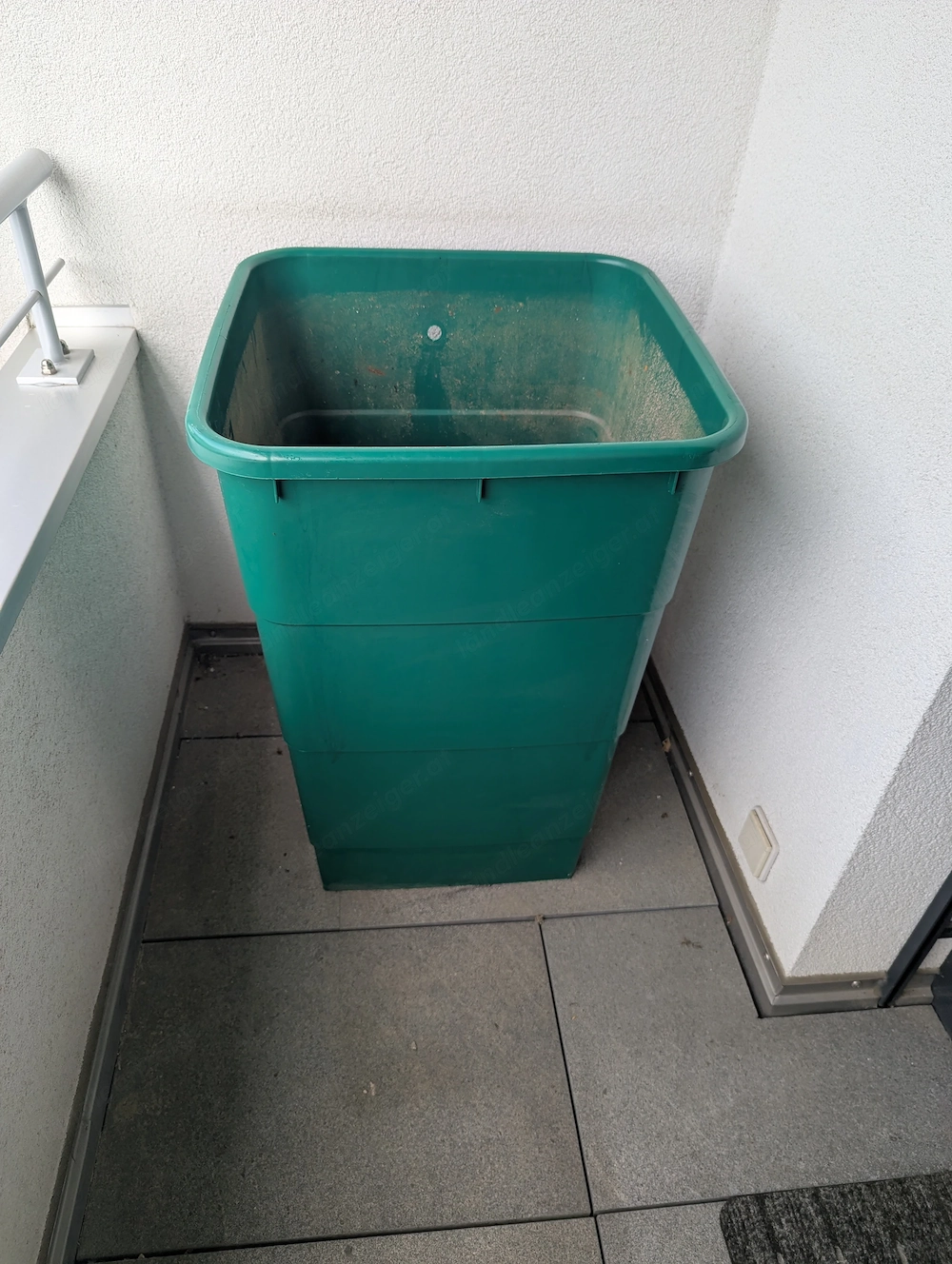 Regenwasserfass mit Abdeckung