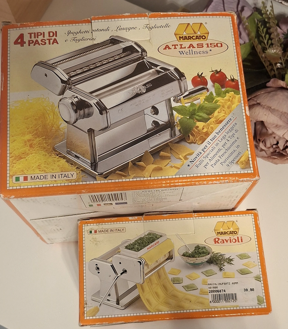 Nudelmaschine mit Ravioli Aufsatz 