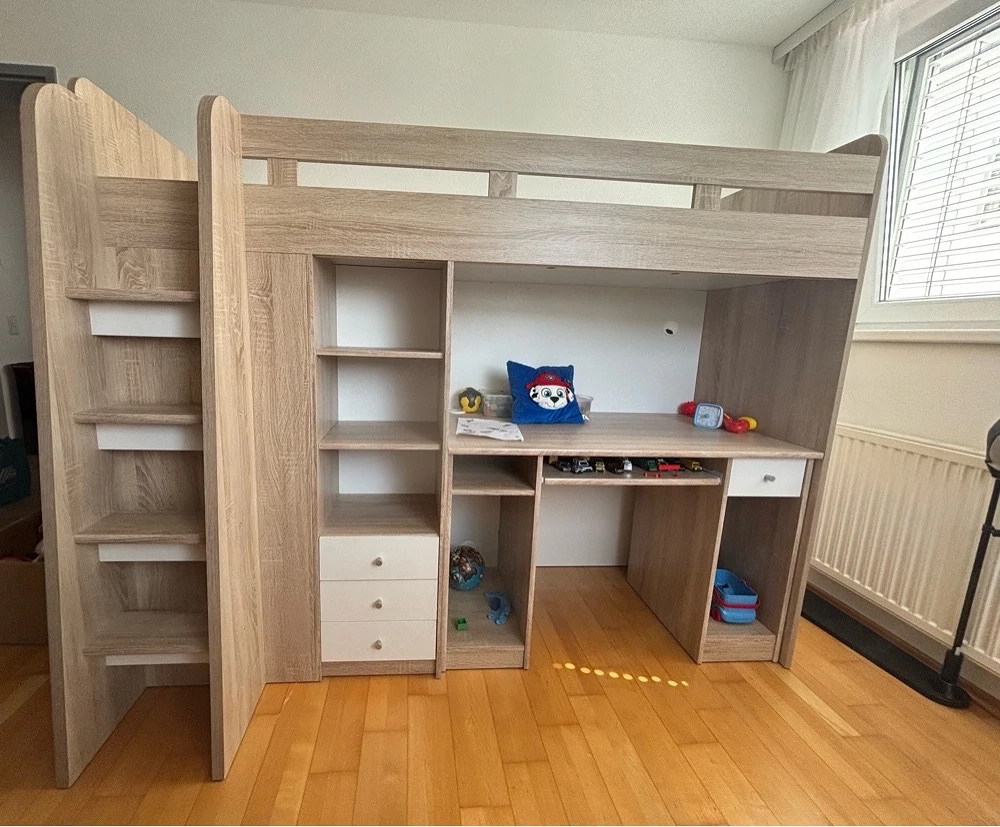 Hochbett mit Kleiderschrank und Schreibtisch