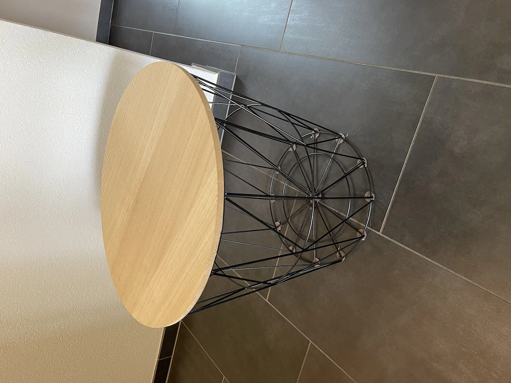 Tisch Sitzstuhl Beistelltisch