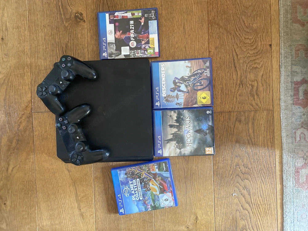 Playstation 4,2 Controller und 4 Spieler