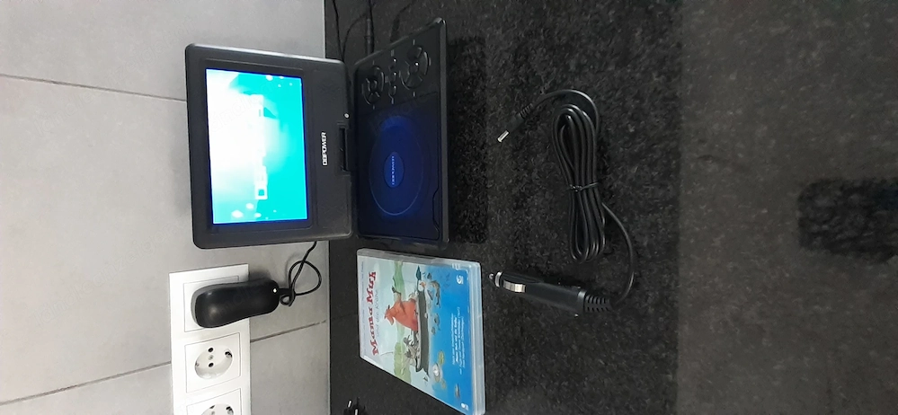 Tragbarer DVD-Player inkl. DVD's