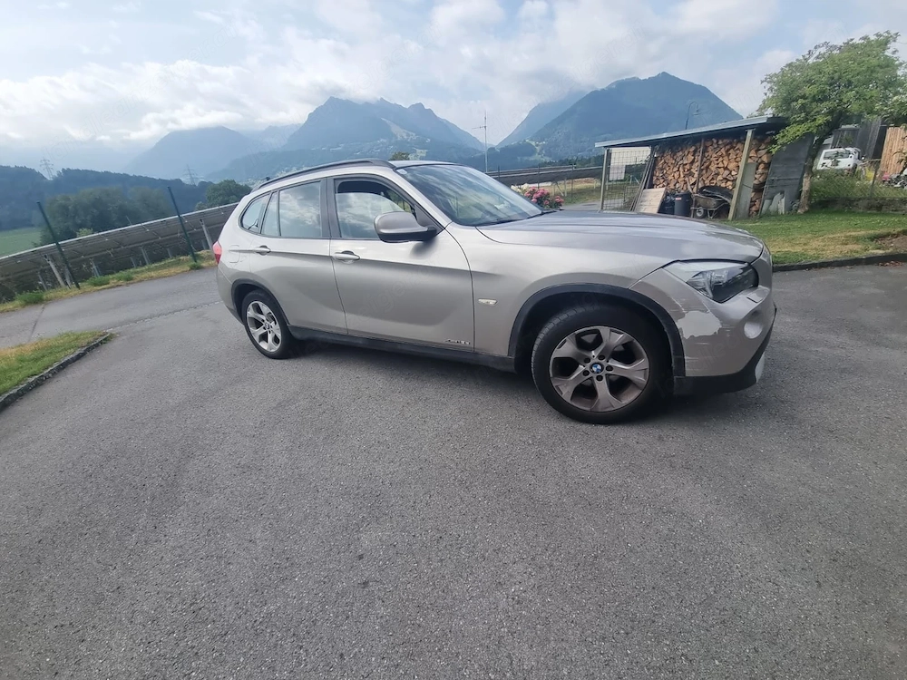 Verkaufe  Auto  Typ  BMW X1    Allrad  wenig ca 150 000Km  
