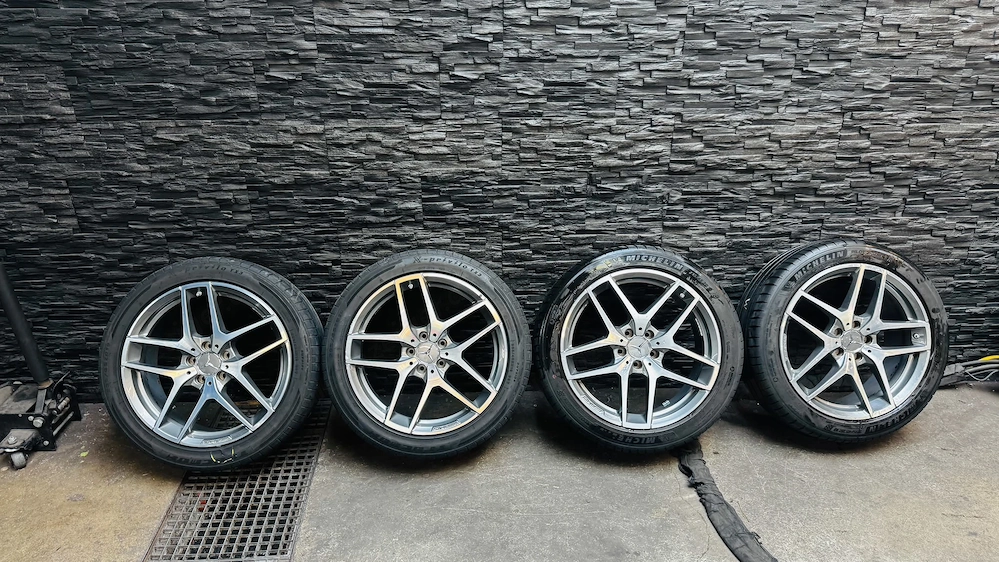 Original Mercedes GLA 45 AMG 19 Zoll Sommerräder A1564010700