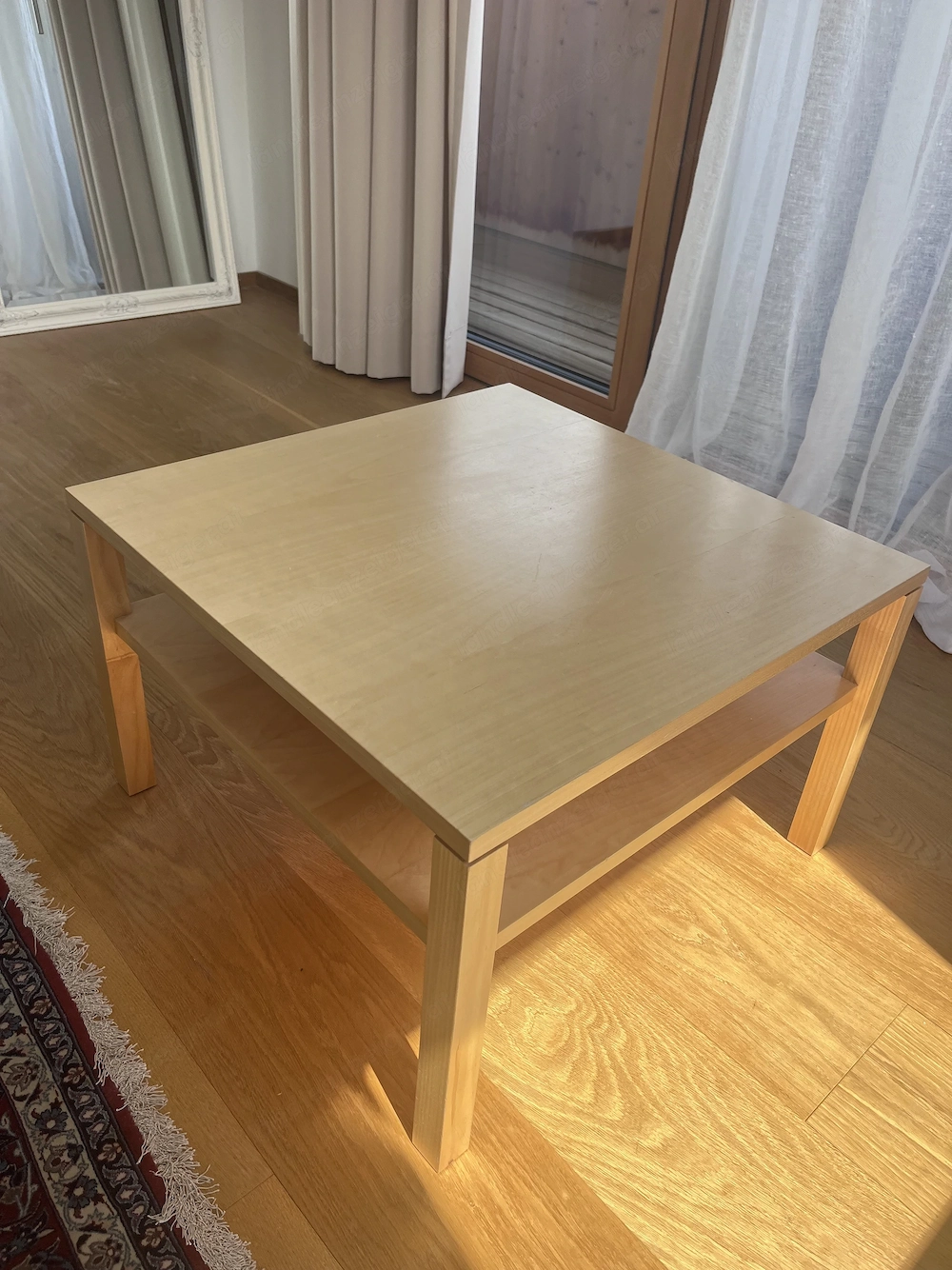 Couchtisch aus Holz 