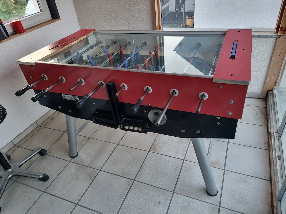 Tischfussballkasten