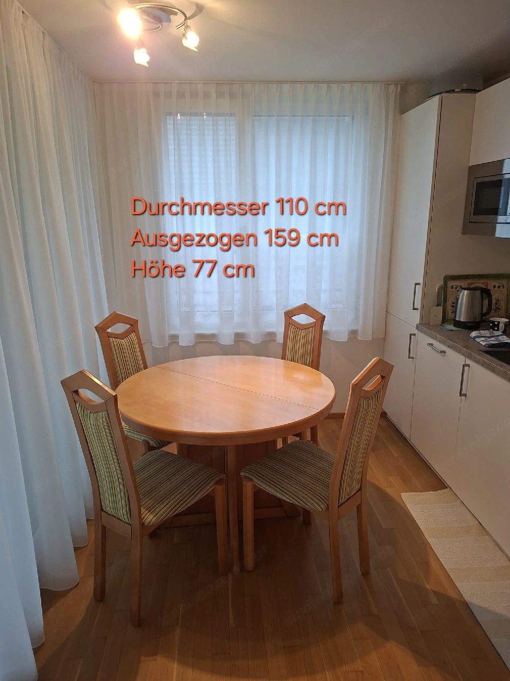 Tisch rund 5 Stühle